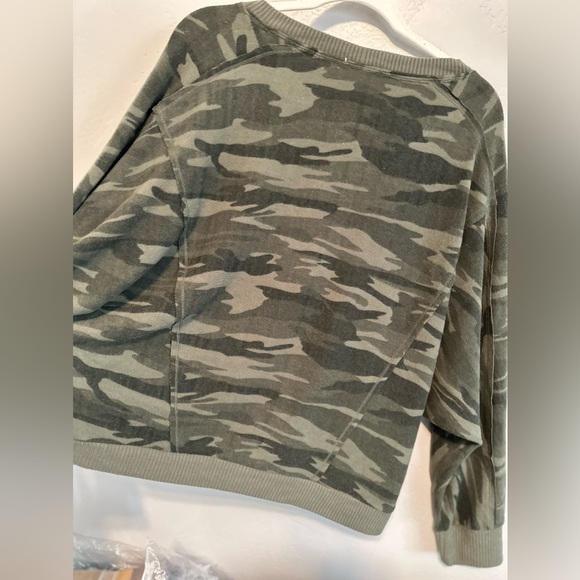 NORDSTROM Raglan Batwing Sleeve Pullover GREEN CAMO SZ MEDIUM & LARGE NEW! - Picture 11 of 16